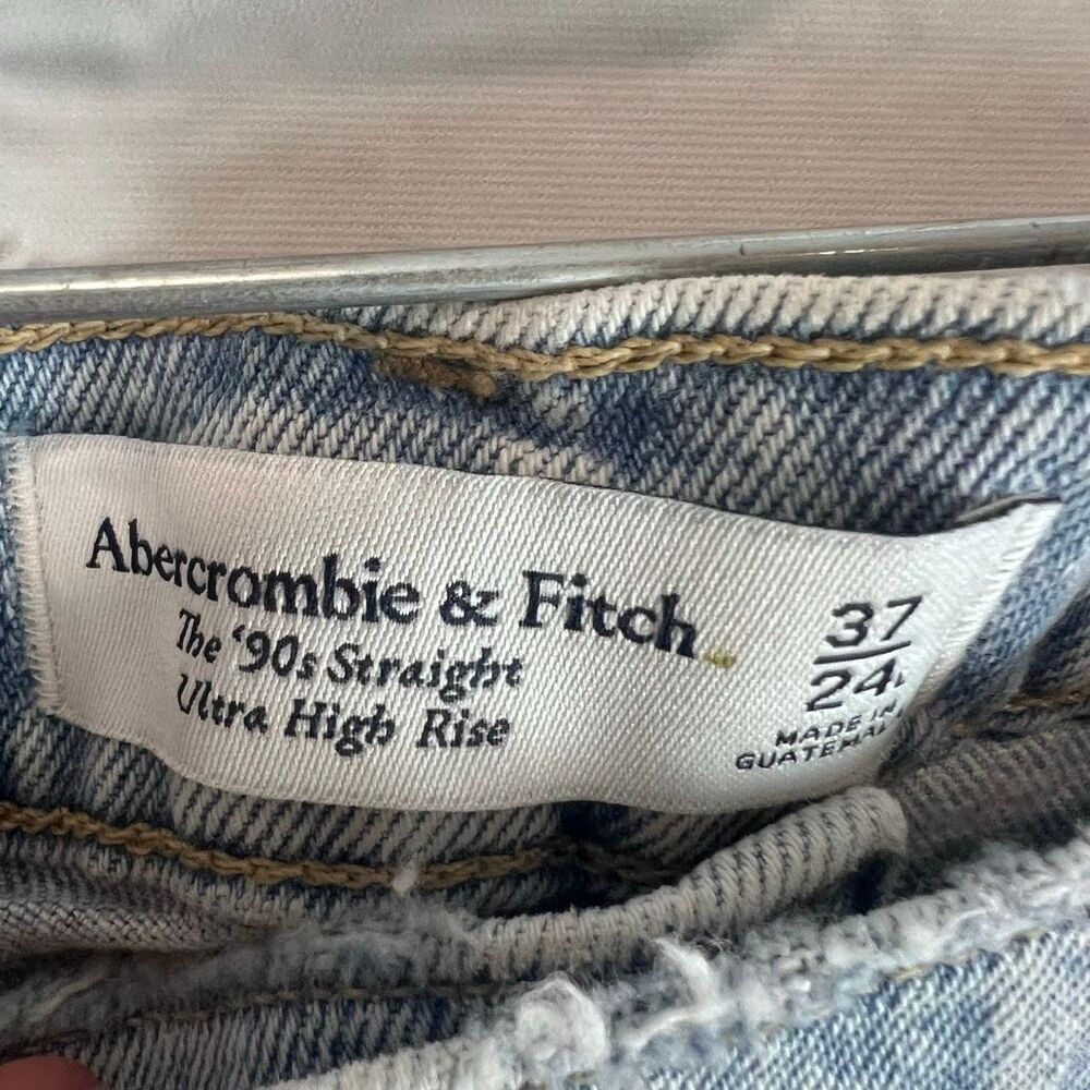 NWT Abercrombie & Fitch The ’90s Straight Ultra High Rise Jeans Light Wash Size - Picture 6 of 6